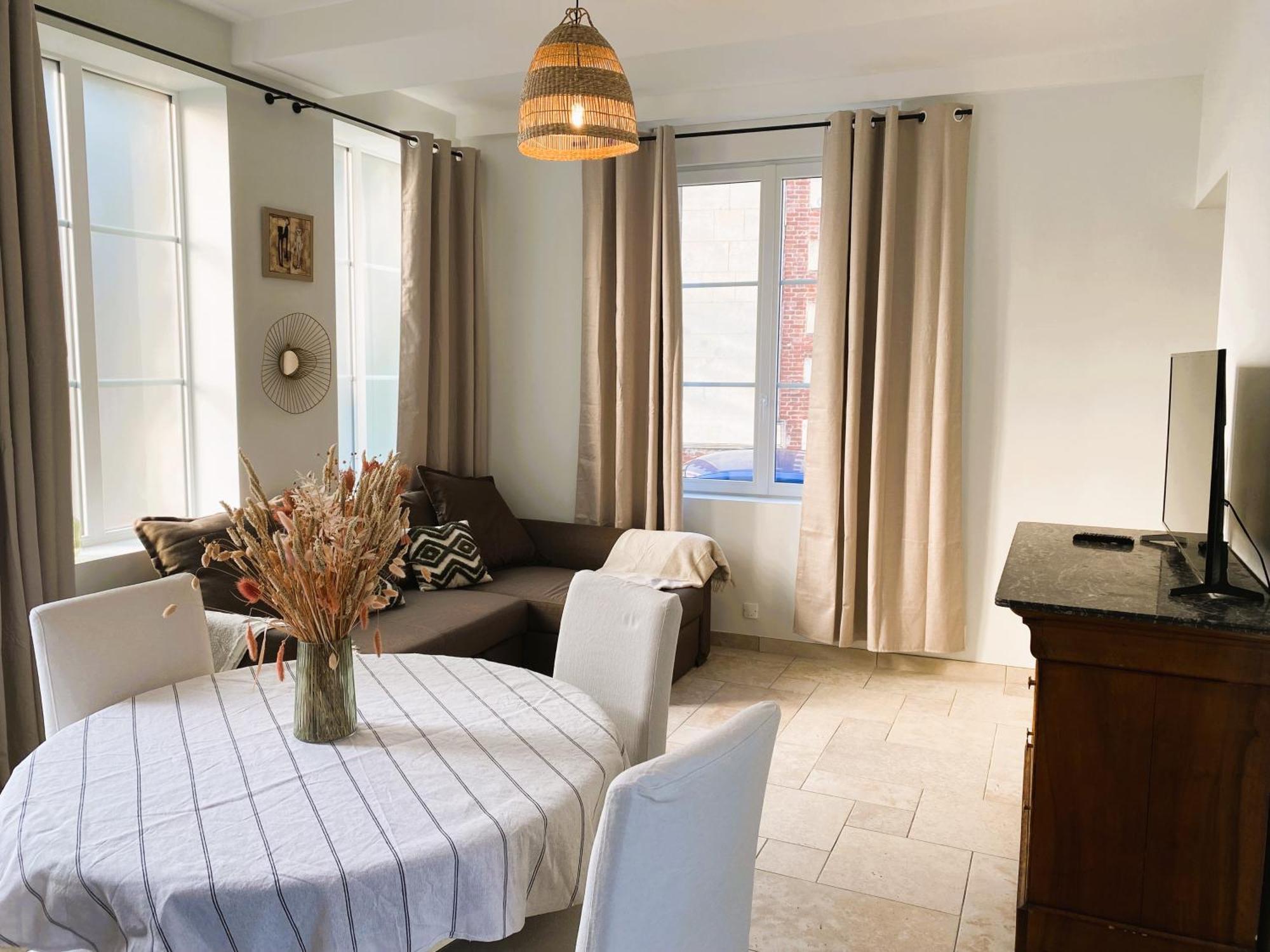 Maison 2 Chambres Avec Parking Et Jardin Noyon Extérieur photo