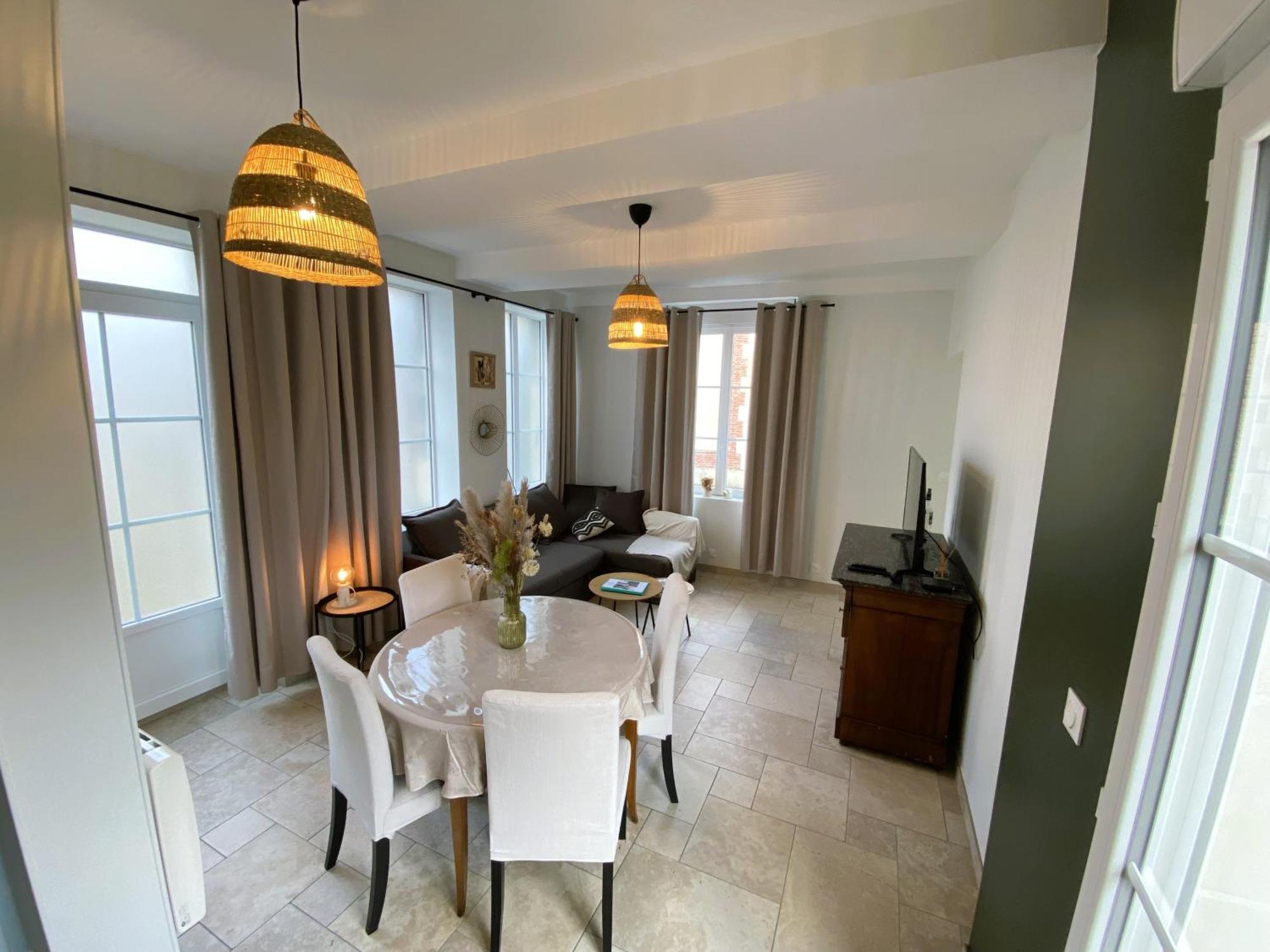 Maison 2 Chambres Avec Parking Et Jardin Noyon Extérieur photo