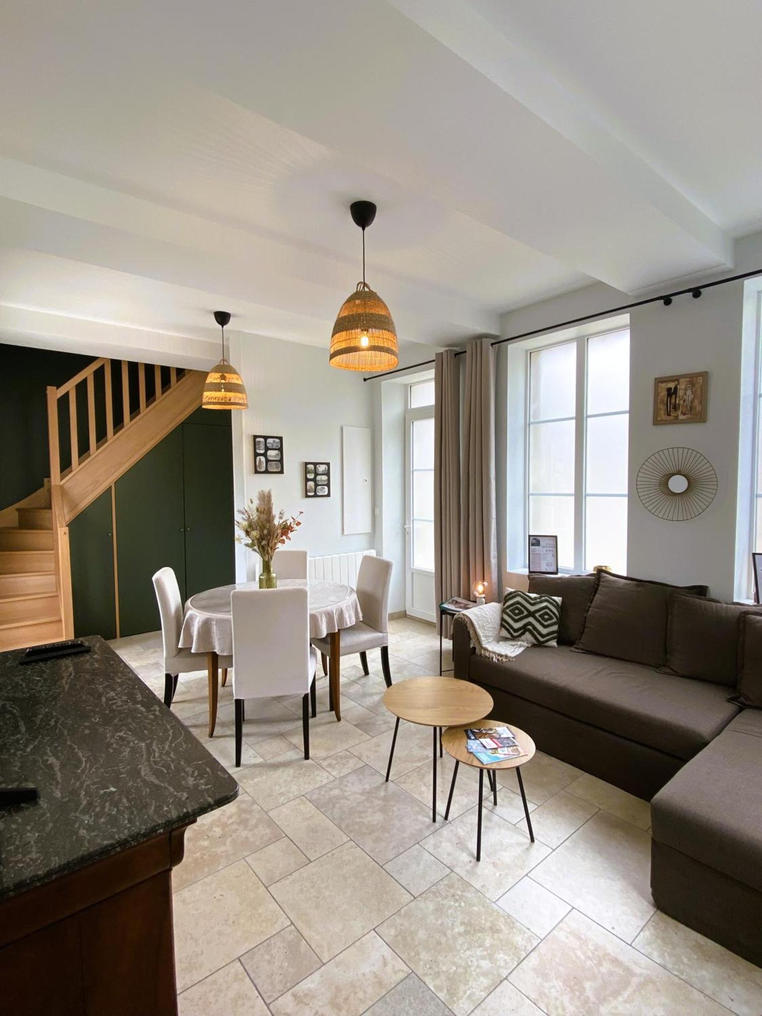 Maison 2 Chambres Avec Parking Et Jardin Noyon Extérieur photo