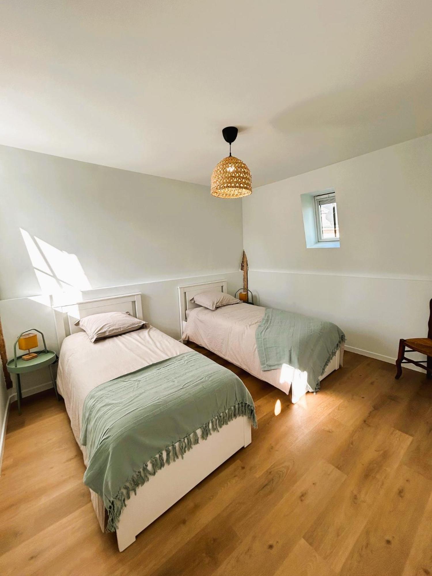Maison 2 Chambres Avec Parking Et Jardin Noyon Extérieur photo